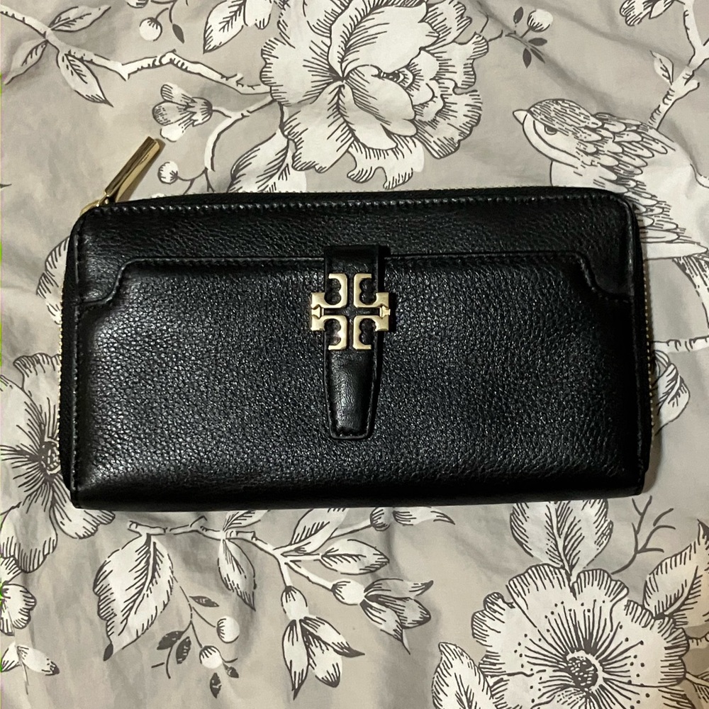 Tory Burch black wallet